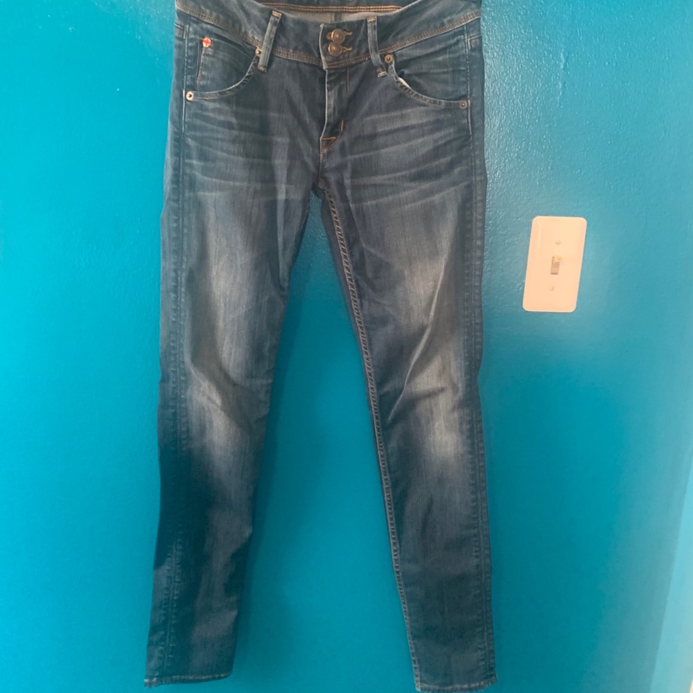Distressed Hudson jean - Picture 6 of 10